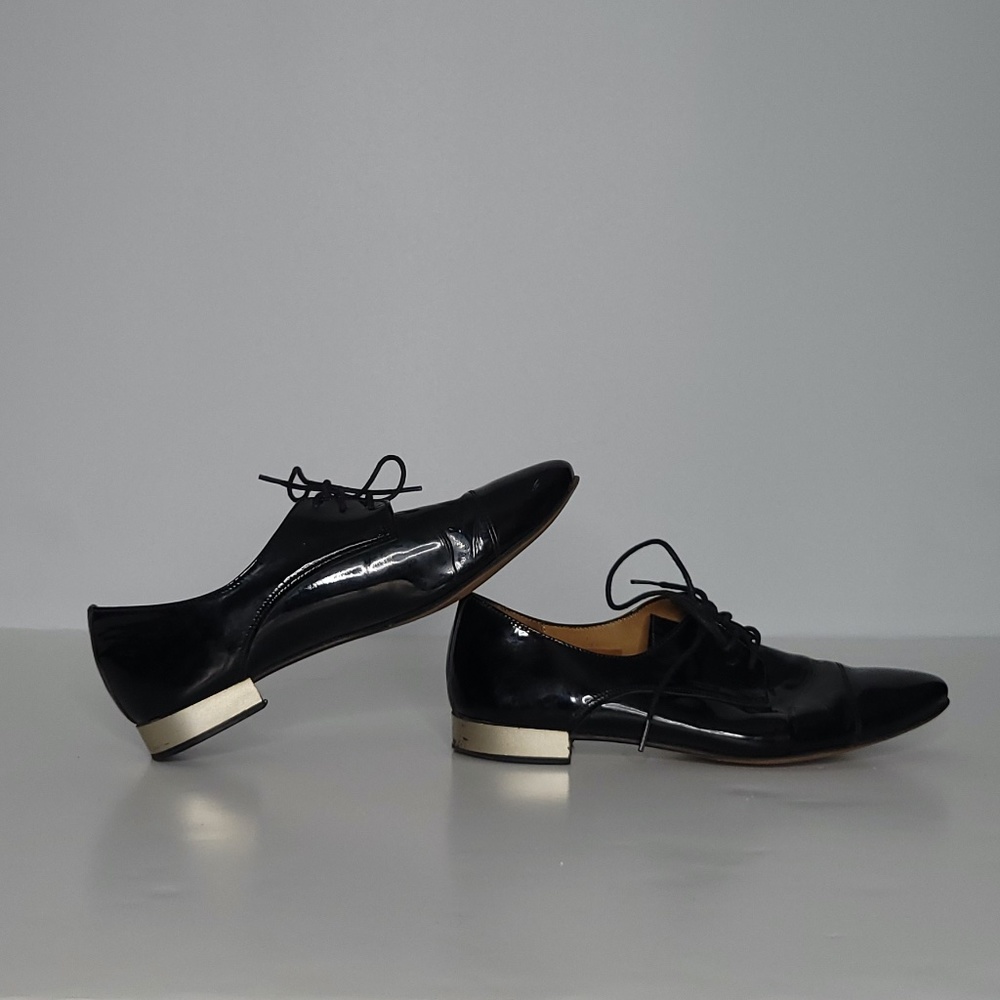 *** SOLD *** Galerie Lafayette Black Patent Leather Oxfords - Picture 1 of 9